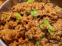 牛肝菌炒饭-老滇山寨•云南特色菜•地方菜•民族风情歌舞表演(金碧店)