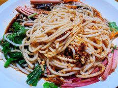 凉拌米线-老滇山寨•云南特色菜•地方菜•民族风情歌舞表演(金碧店)