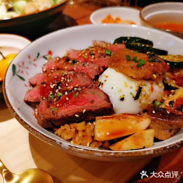 POKEE VIA&Brunch·维娅(重庆来福士店)炙烧鹅肝小排碗图片