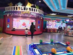 -LuckyStar幸运星家庭娱乐中心(东莞国贸店)