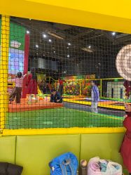 -蹦蹦跳跳(新奥购物中心店)