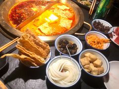 -九鼎轩脆毛肚火锅(南京东路店)
