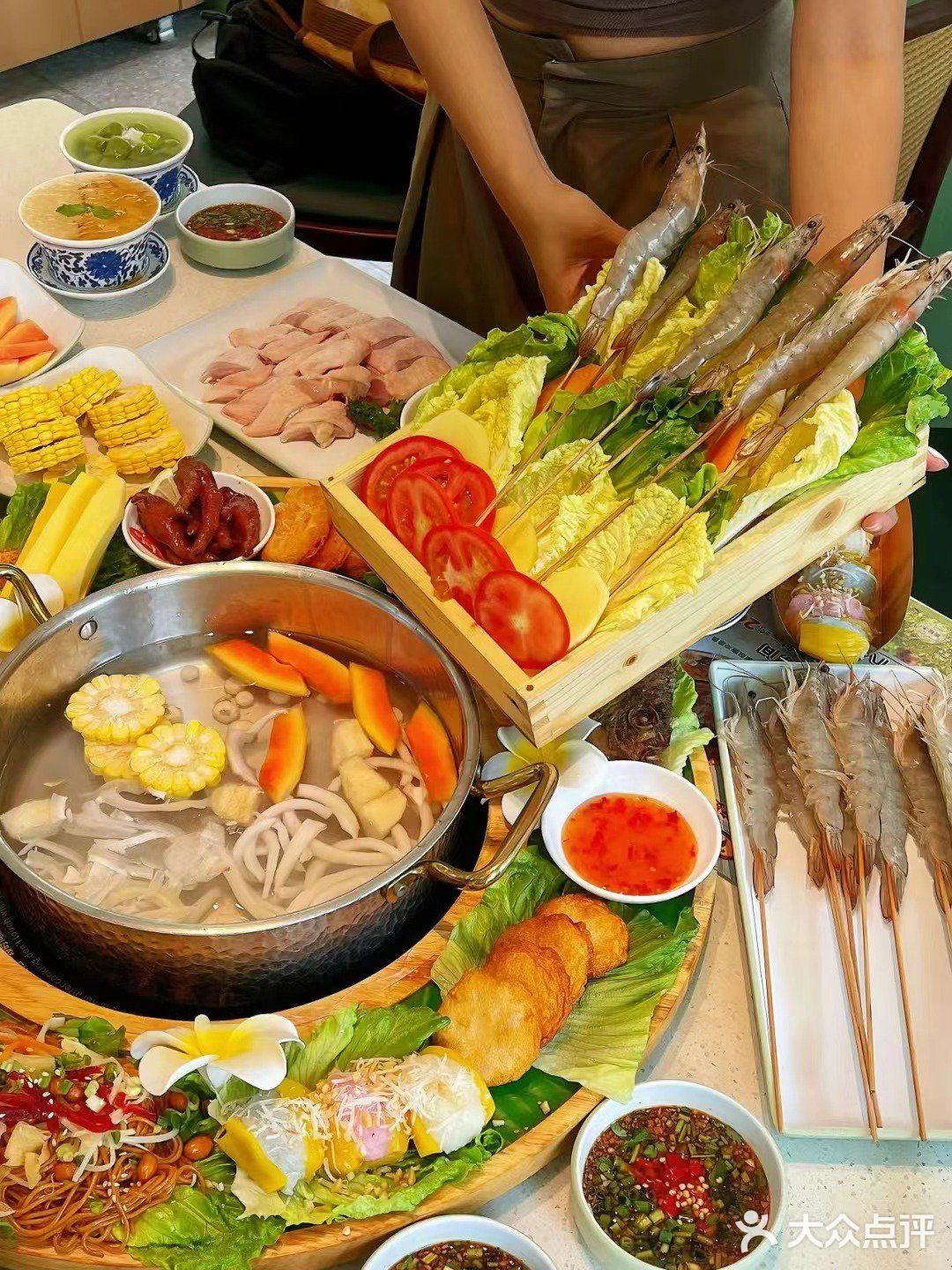 想知道王校长和小王的美食秘密吗[爱心]