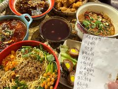 -爆炸头阿姨小四川正宗川味小吃(无任何分店)