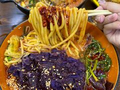 -嘎嘎香·大茶缸麻辣烫