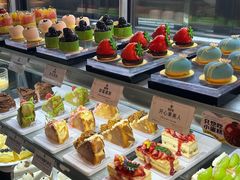 -雍容荟帝王蟹活龙虾展台自助(IFS黑金店)