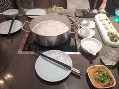 -捞王锅物料理(上海世茂广场店)