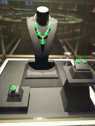 -北京七彩云南翡翠珠宝旗舰店(月坛店)