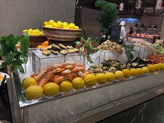 -广州万富希尔顿酒店·感趣自助餐厅·金秋蟹宴生蚝海鲜刺身