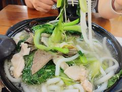 -丽虹云南过桥米线(兴工街店)