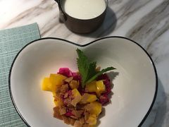 玛格丽特水果酸奶-蜜桃花开·中西融合菜E&W(南长街店)