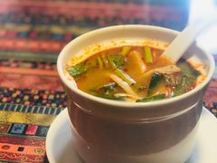 冬阴功汤-忘忧草融合私房菜(红鼎国际店)