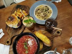 美式经典牛肉汉堡-汐TIDE融合西餐吧
