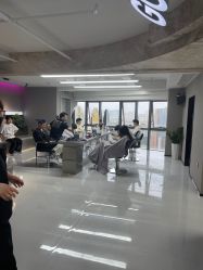 -宫铭烫发染发接发店