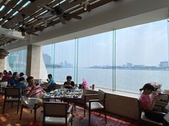 靠窗位-白天鹅宾馆·流浮阁咖啡厅