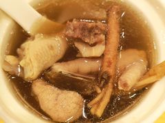 -顺峰海鲜酒楼(省府店)
