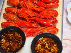 -肥肥虾庄·金牌油焖大虾(汉街SKP店)