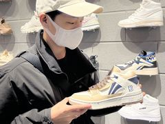 -王府井奥莱临潼小镇(临潼店)