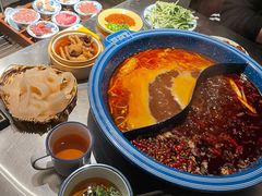 重庆红油经典鸳鸯锅-王歘歘·chuǎ火锅(五道营店)