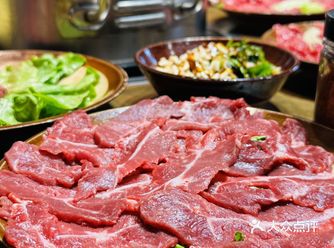 峨眉山超人气的翘脚牛肉