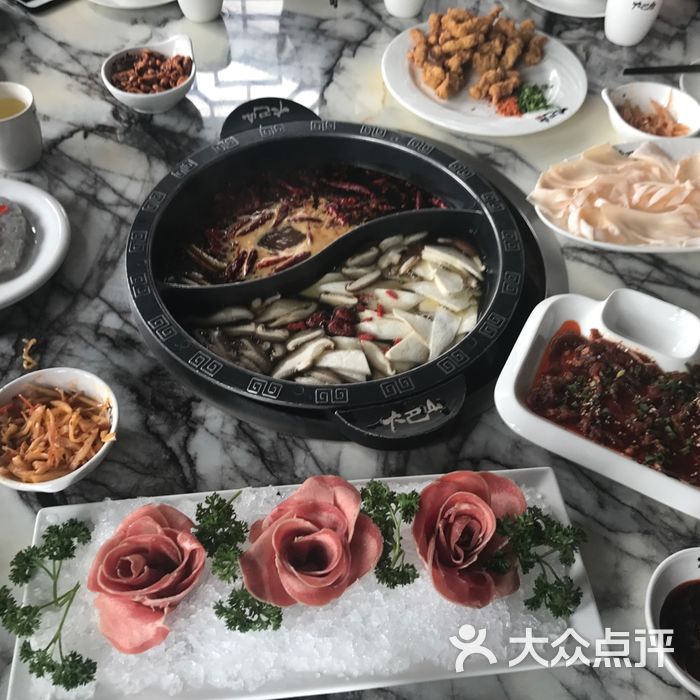 大巴山火锅店