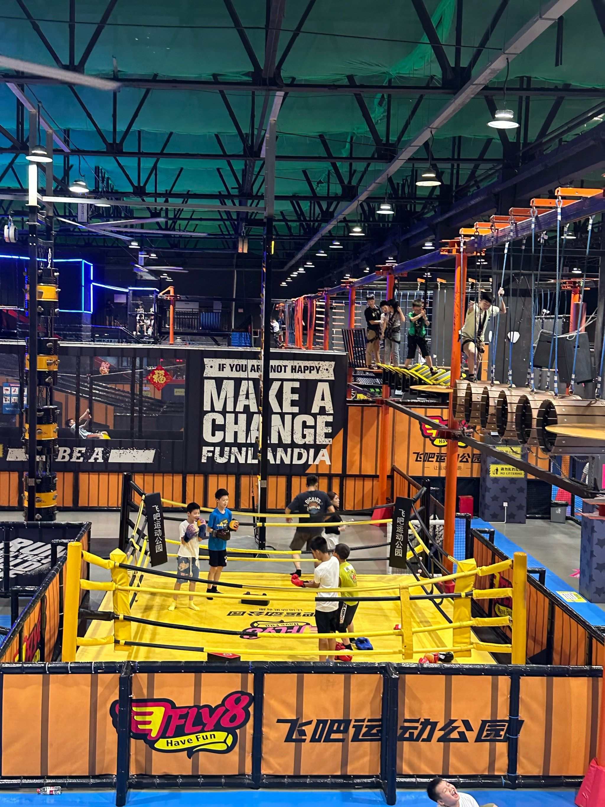 长沙团建聚会绝佳地——超大型室内蹦床公园
