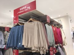 -优衣库(上海金桥国际商业广场店)