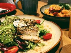 照烧鸡肉配牛油果拉法沙拉-HELLO 27 意面·沙拉·帕尼尼