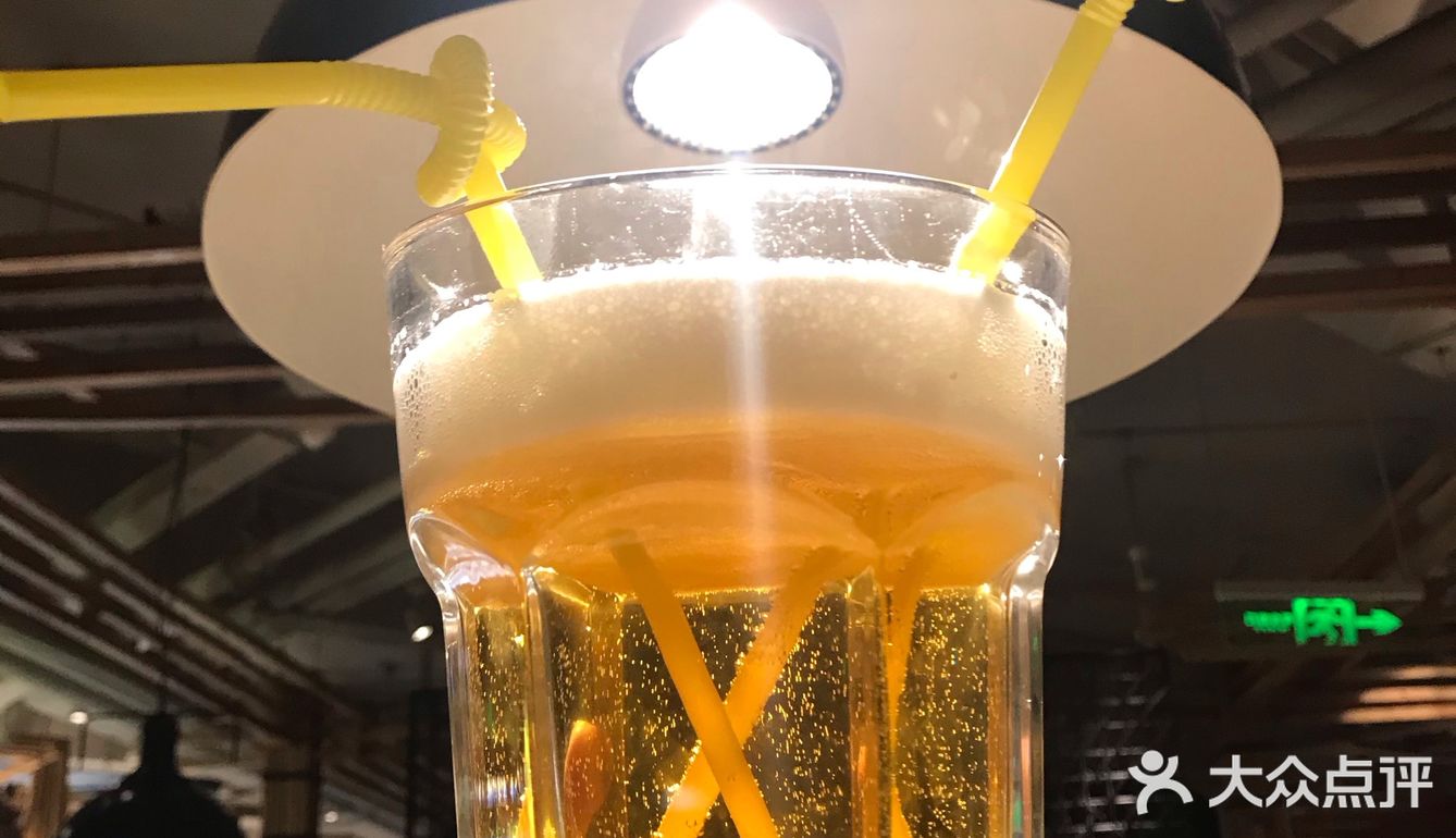 点的超大份啤酒莫名觉得超可爱