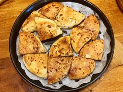 烤馍-老东镇啤酒屋海鲜加工·蒸汽海鲜·海鲜烧烤(台东店)