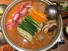 泡菜肥牛部队锅-春熙台韩国料理·章鱼肥牛(西丽店)