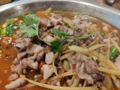 -兔行天下-鸿鹤鲜锅兔(中海国际店)