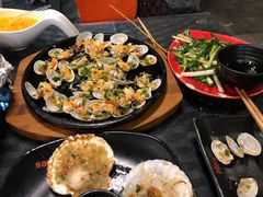 -何师烧烤·香辣蟹·川菜·30年老品牌(太古里旗舰店)