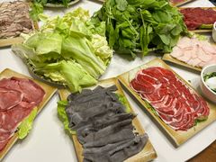 -周老三跷脚牛肉·全牛火锅(非遗传承店)