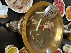 -周老三跷脚牛肉·全牛火锅(非遗传承店)