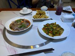 -雪乡人家东北菜·铁锅炖一切(高斯路店)