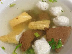 -松树干拌面店