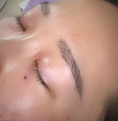 -一个差评成就的纹眉店