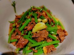 卜辣椒芹菜炒黄牛肉-农耕记·湖南土菜(海上世界店)