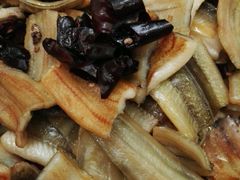 海鳗蒸萝卜-滨海小渔村·海肠捞饭·鲅鱼水饺·特色老火鱼丸汤(华田店)