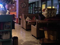 -豪客嘉族·麦尼顿西餐厅(乐福天下店)