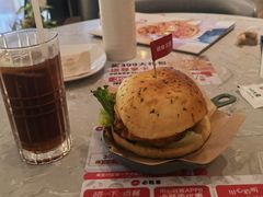 -必胜客(东部星悦天地店)