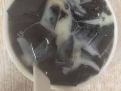 龟苓膏加奶-瘦鬼老档糖水铺