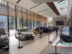 -上海宝信宝马4S店