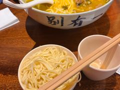 金汤肥牛片川-李犟大爆鳝面·手工蟹黄包(湖滨西湖店)