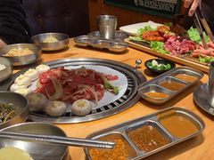 -极简·炭火烤肉主题餐厅·龙虾烧烤·烤羊排(宝龙店)