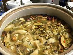 -东巴谷野生菌火锅餐厅