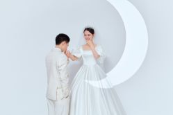 -AOROA·奥洛拉婚纱摄影·旅拍·礼服