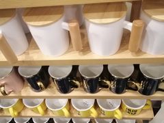 -名创优品(北京新中关购物中心地铁层店)