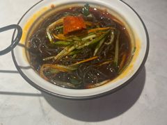 酸辣蕨根粉-鸣记脆皮烤鱼·海鲜烤鱼(三八广场店)